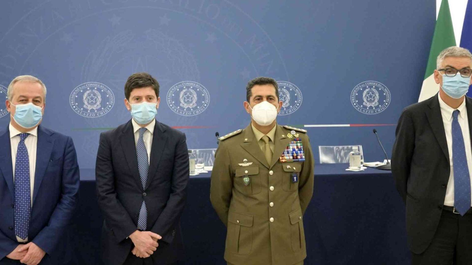 Stop ad AstraZeneca sotto i 60 anni. Seconda dose con Pfizer o Moderna