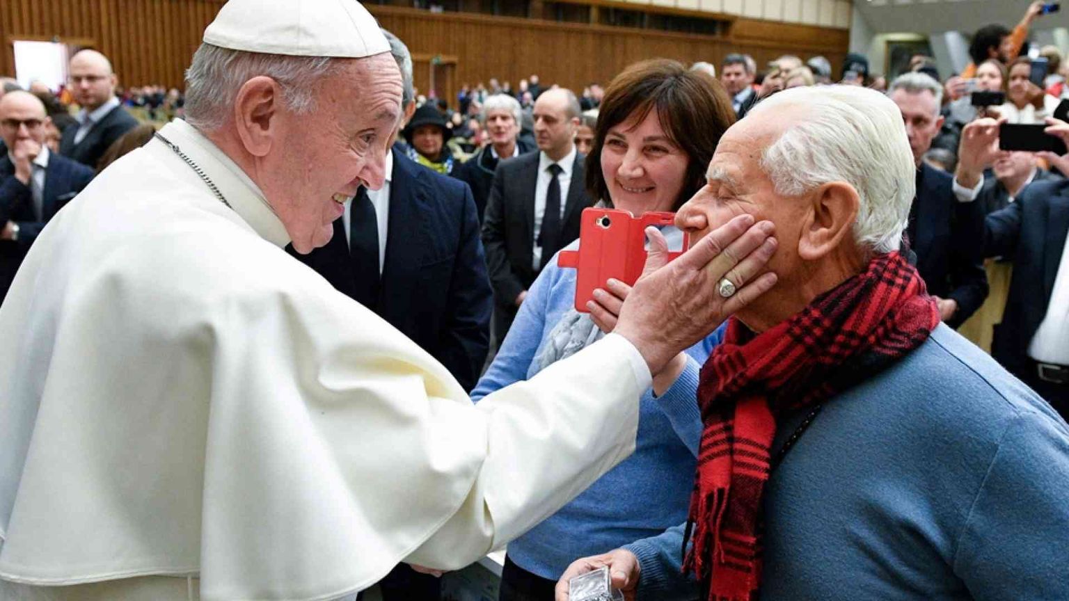 Il Papa: indulgenza plenaria per la Giornata dei Nonni