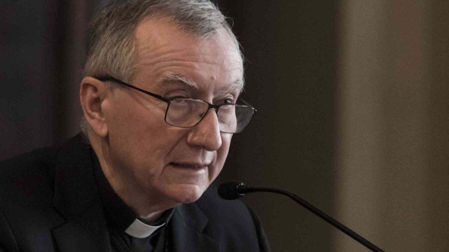 Parolin: il Vaticano non chiede di bloccare la legge, discutere è lecito