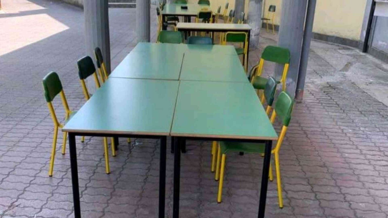 Abbiamo sentito i camorristi sparare all'impazzata mentre eravamo in chiesa