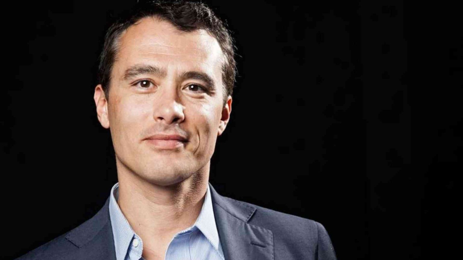 Gli Ufo, il Dna, Gates e il 5G: «Così i no vax fanno adepti»