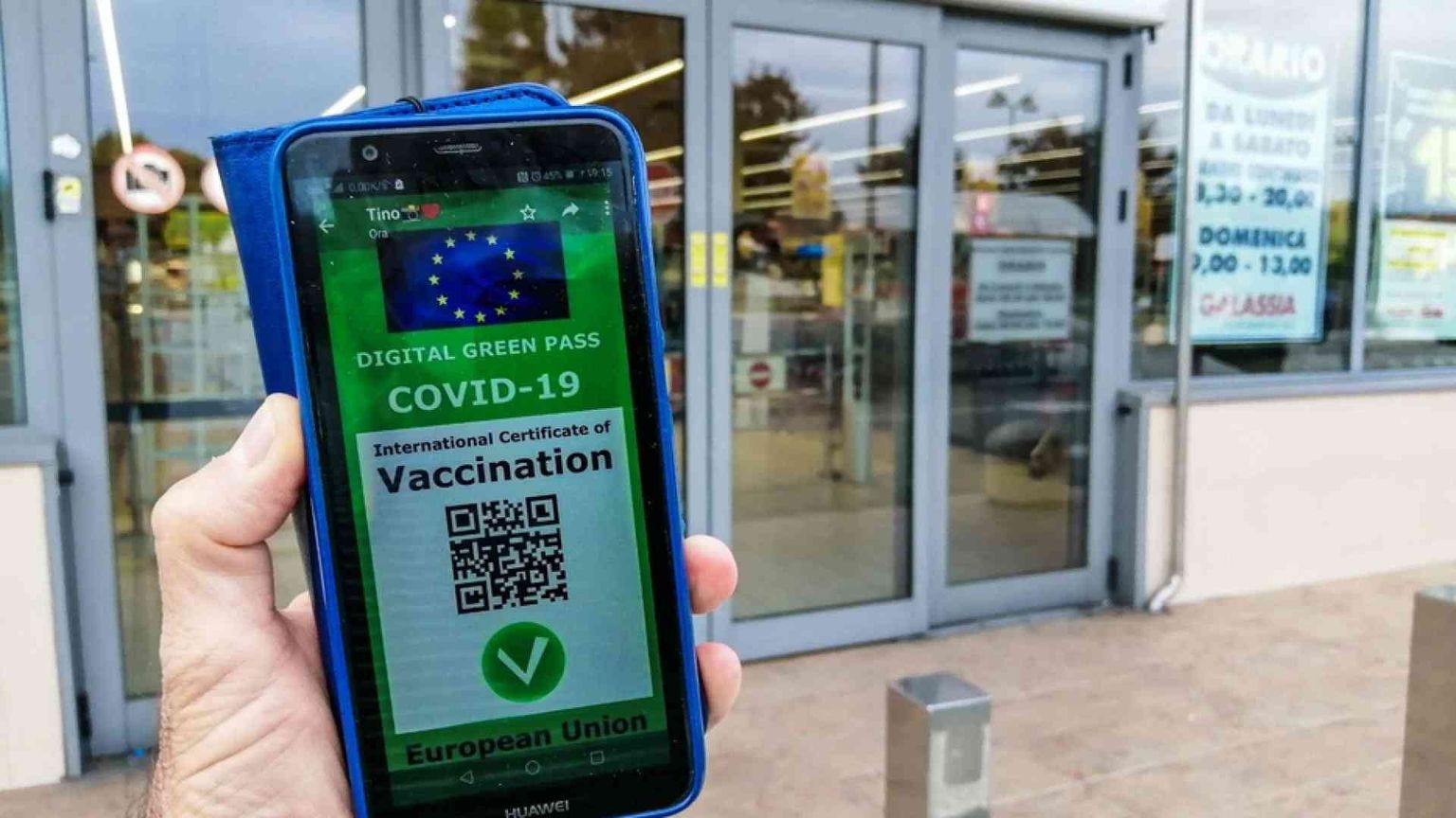 Green pass da venerdì 6 agosto: ecco come funziona