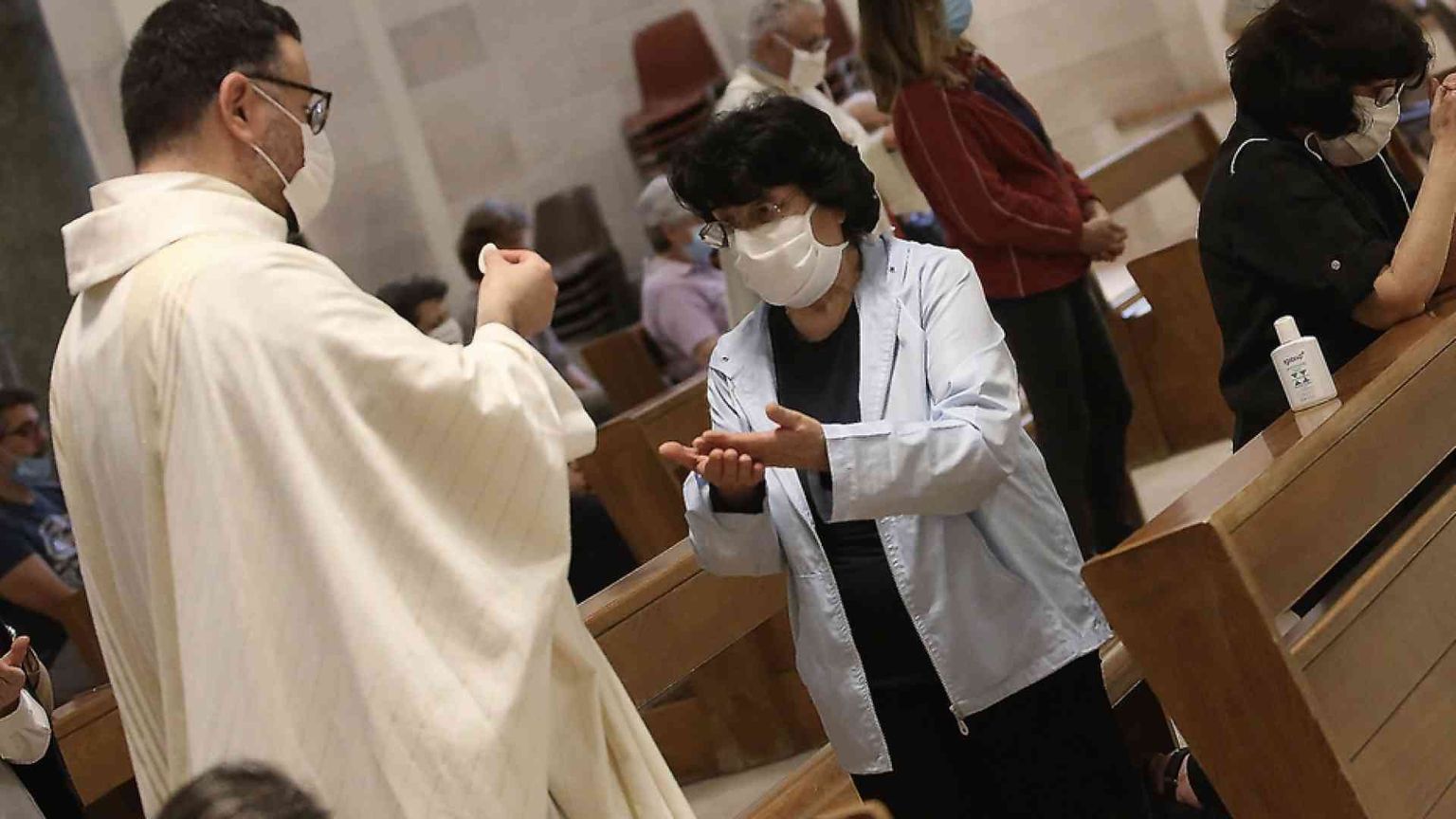 Il Papa: la Messa domenicale recuperi centralità