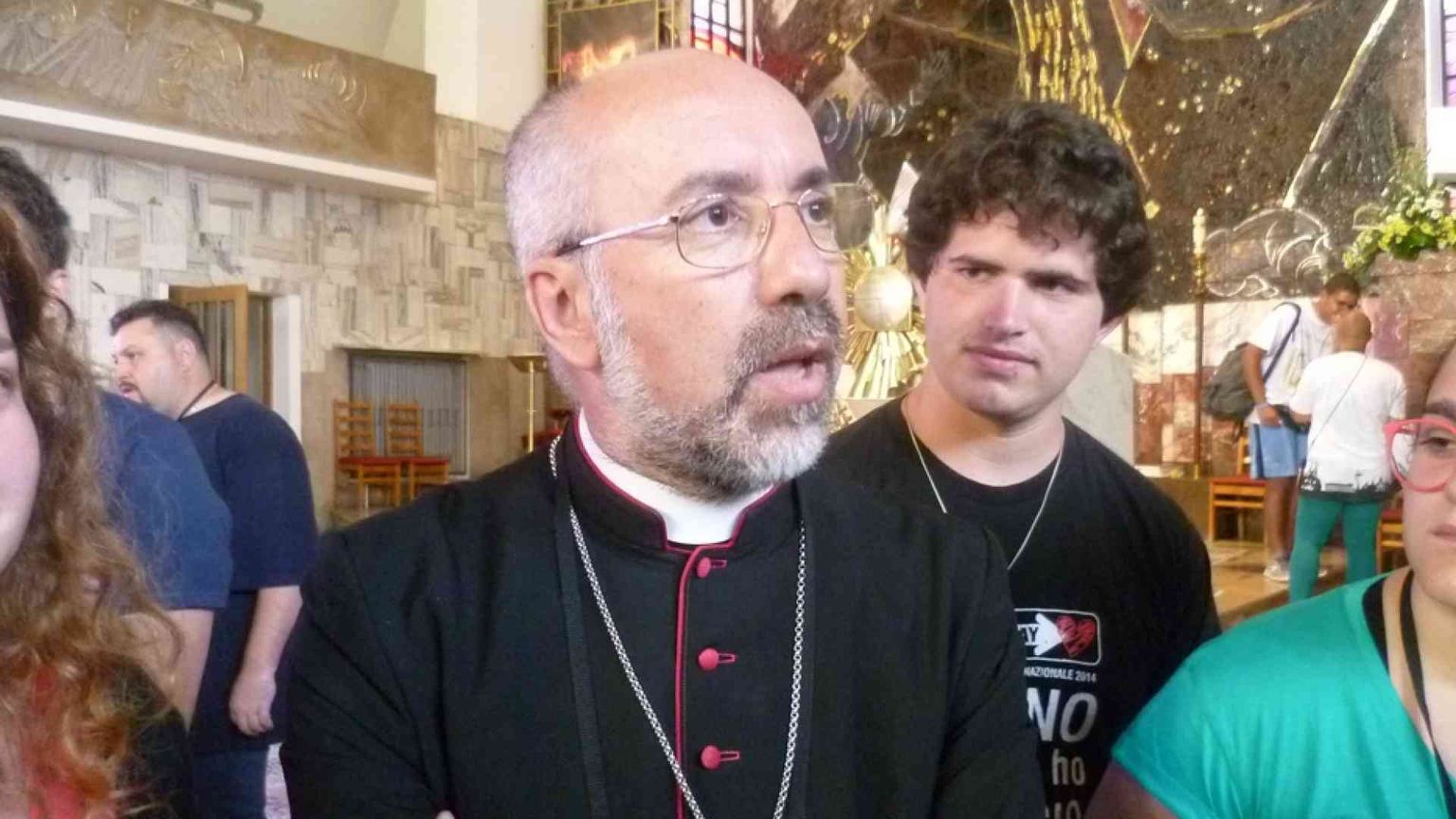 Il vescovo di Macerata all'attacco delle fake news sui vaccini e sul Covid