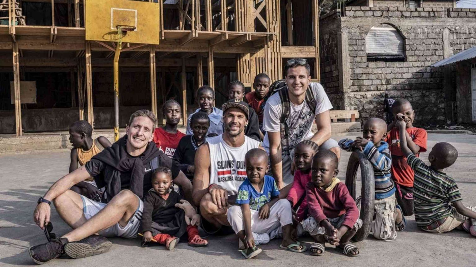 Cerella, dieci anni di canestri per l'Africa