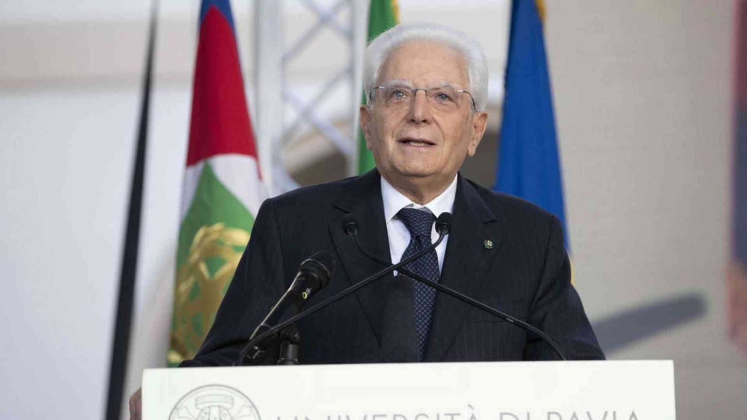 Mattarella: non si invochi libertà per non vaccinarsi, a rischio la vita altrui