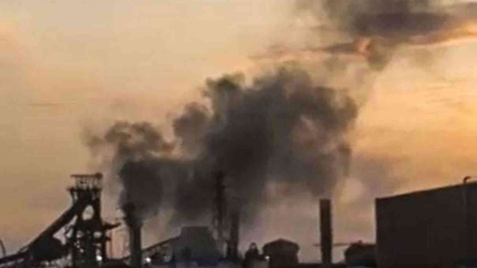 I genitori di Taranto: stop morti. E raccontano l'inquinamento in 60 foto