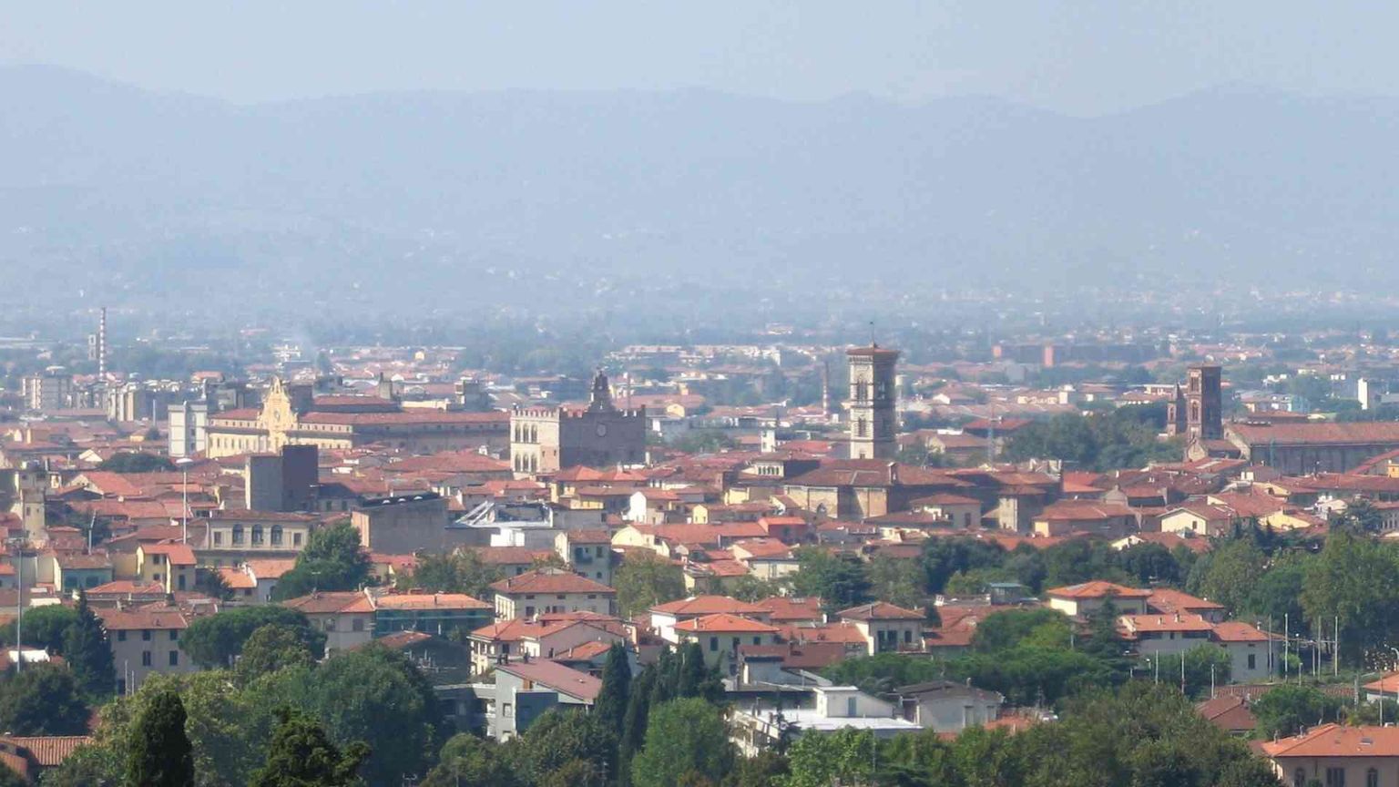 Prete ai domiciliari per droga, lo sgomento del vescovo