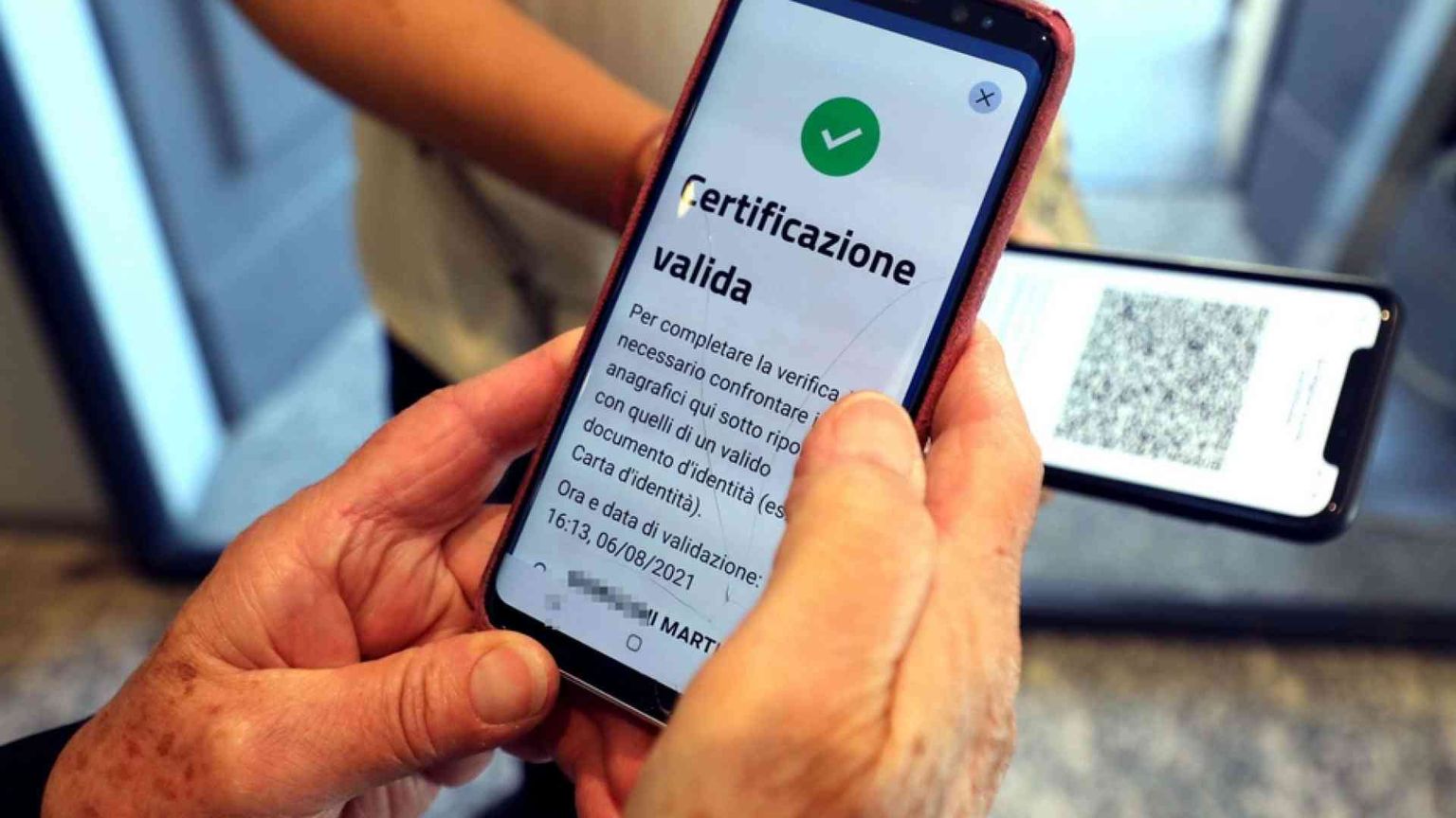 Draghi insiste: Green pass, obbligo per tutti da metà ottobre