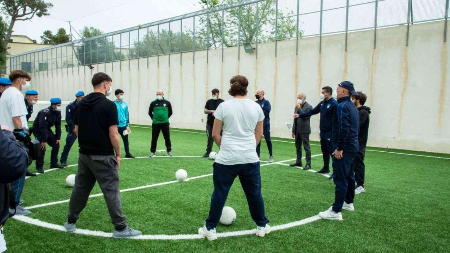 Nisida, i ragazzi dentro sono i "mister" di domani