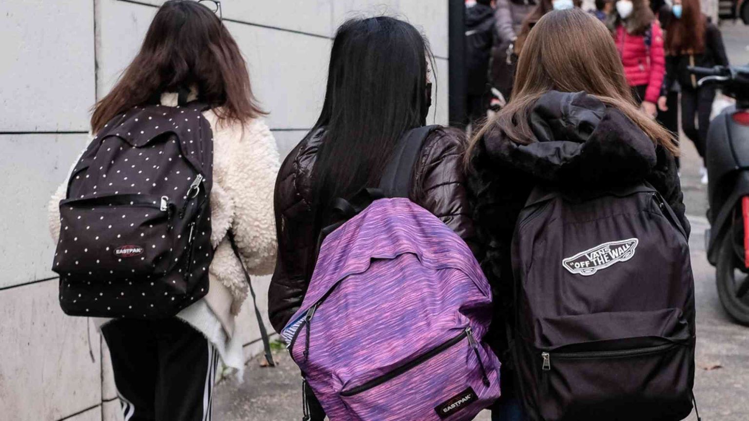 Bullismo e razzismo a scuola. Cosa c'è dietro il malessere dei giovani?