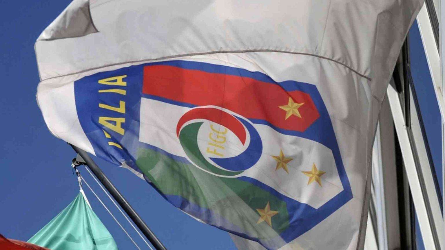 Azzardo e calcio, il pressing sul governo per sospendere il divieto di sponsor