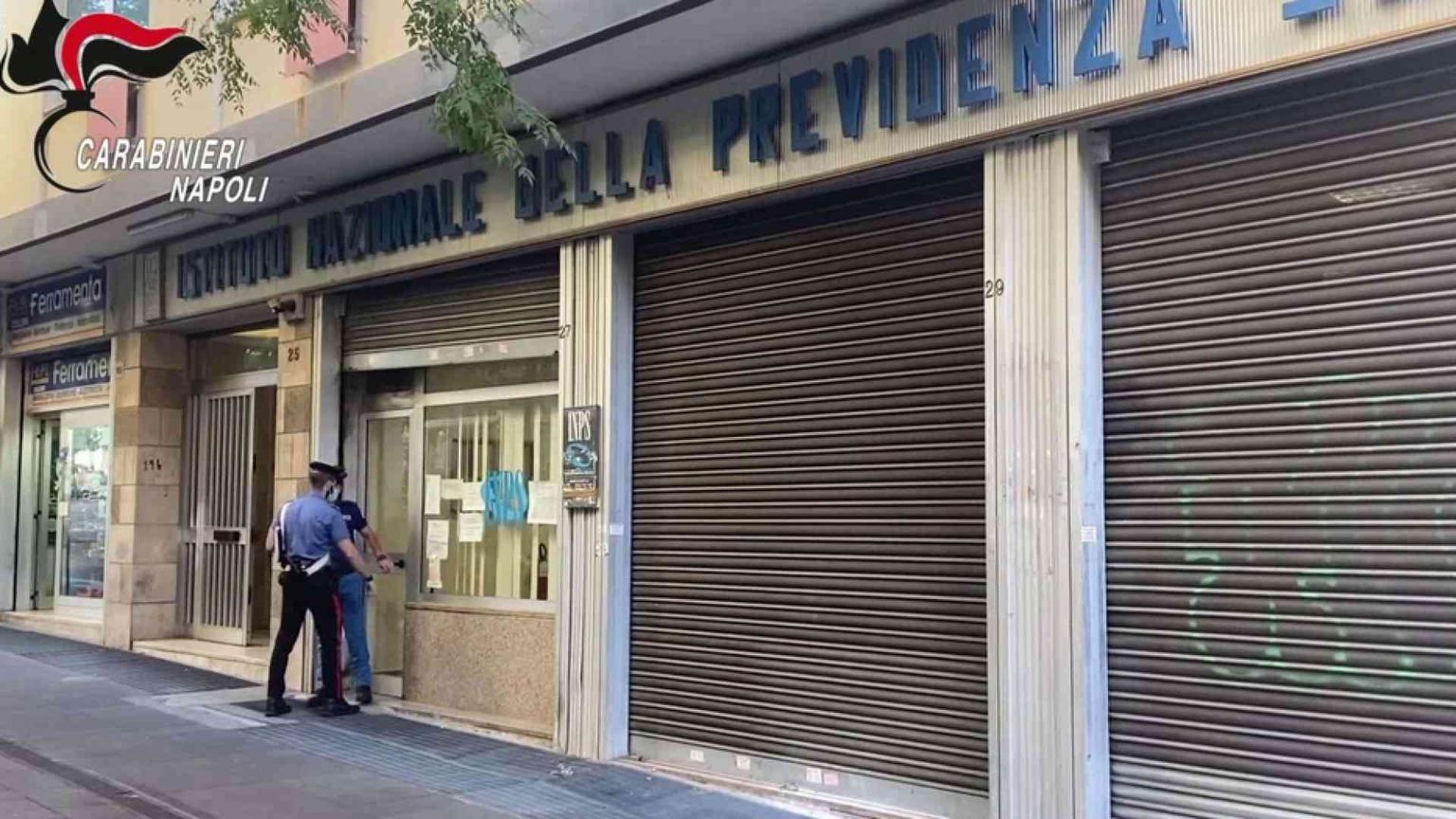 I furbetti del reddito di cittadinanza con la barca e auto di lusso