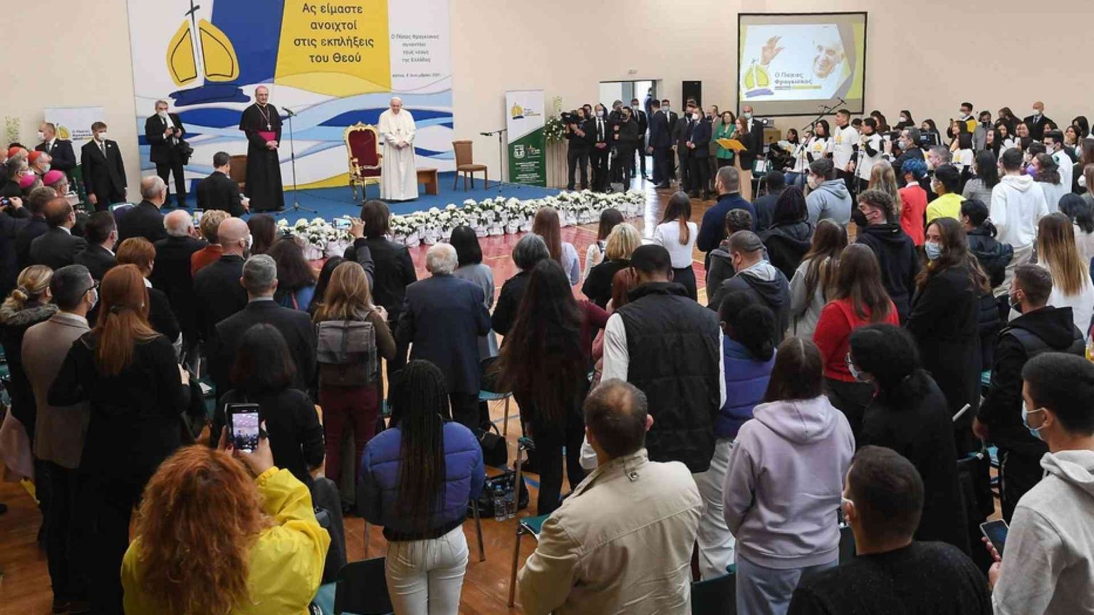 Incontro con i giovani: abbiate il coraggio della speranza