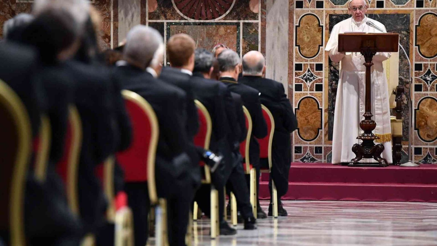 Il Papa incontra il Corpo diplomatico