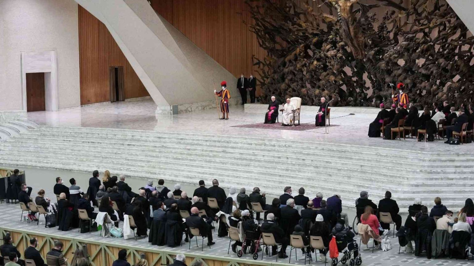 Il Papa: «Il lavoro è spesso ostaggio dell'ingiustizia sociale»