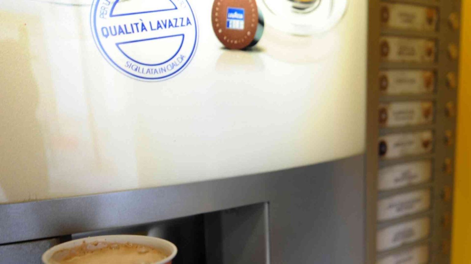 Lo smart working penalizza la distribuzione automatica