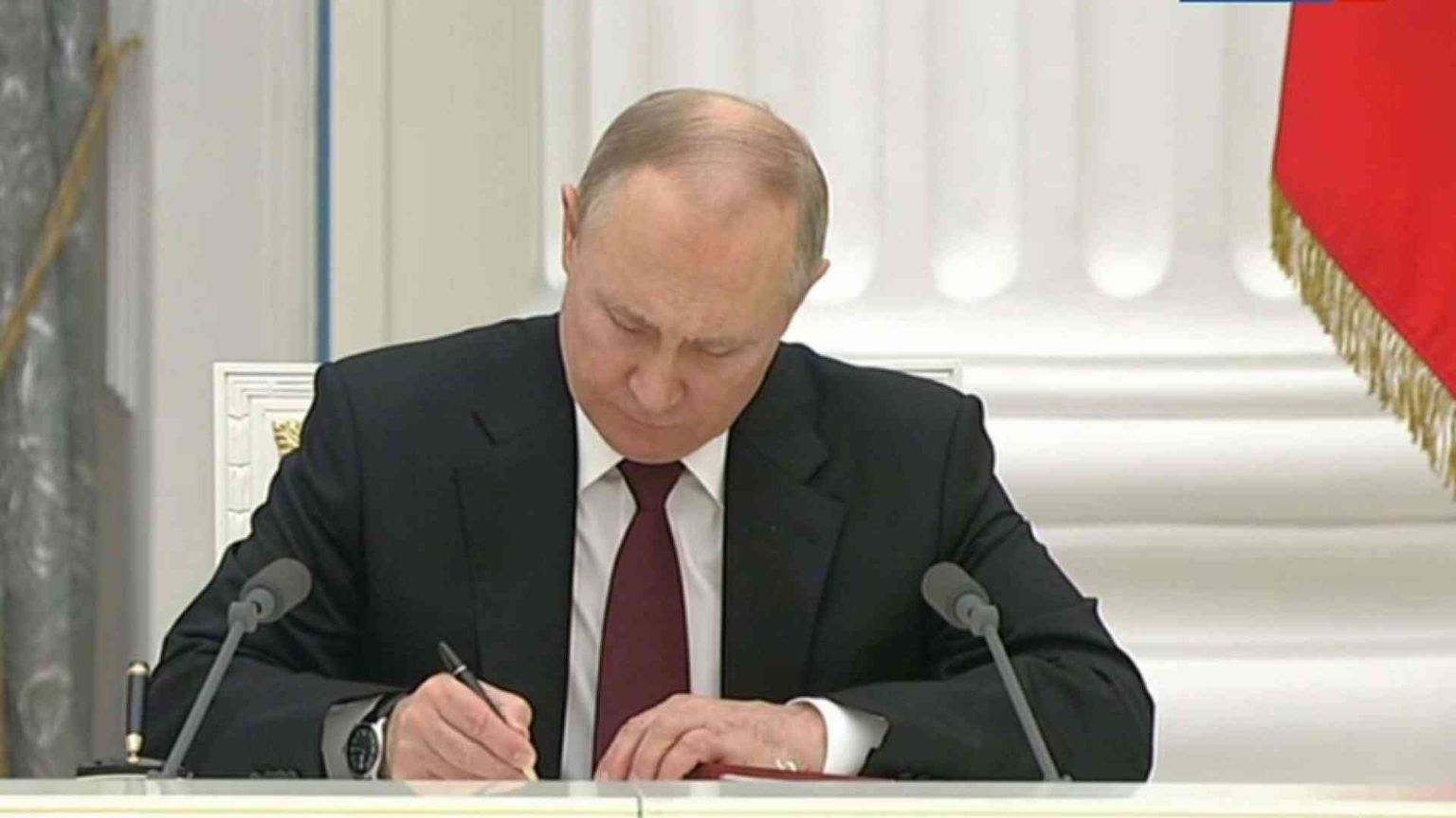 Putin riconosce il Donbass: «L'Ucraina è parte della storia russa»