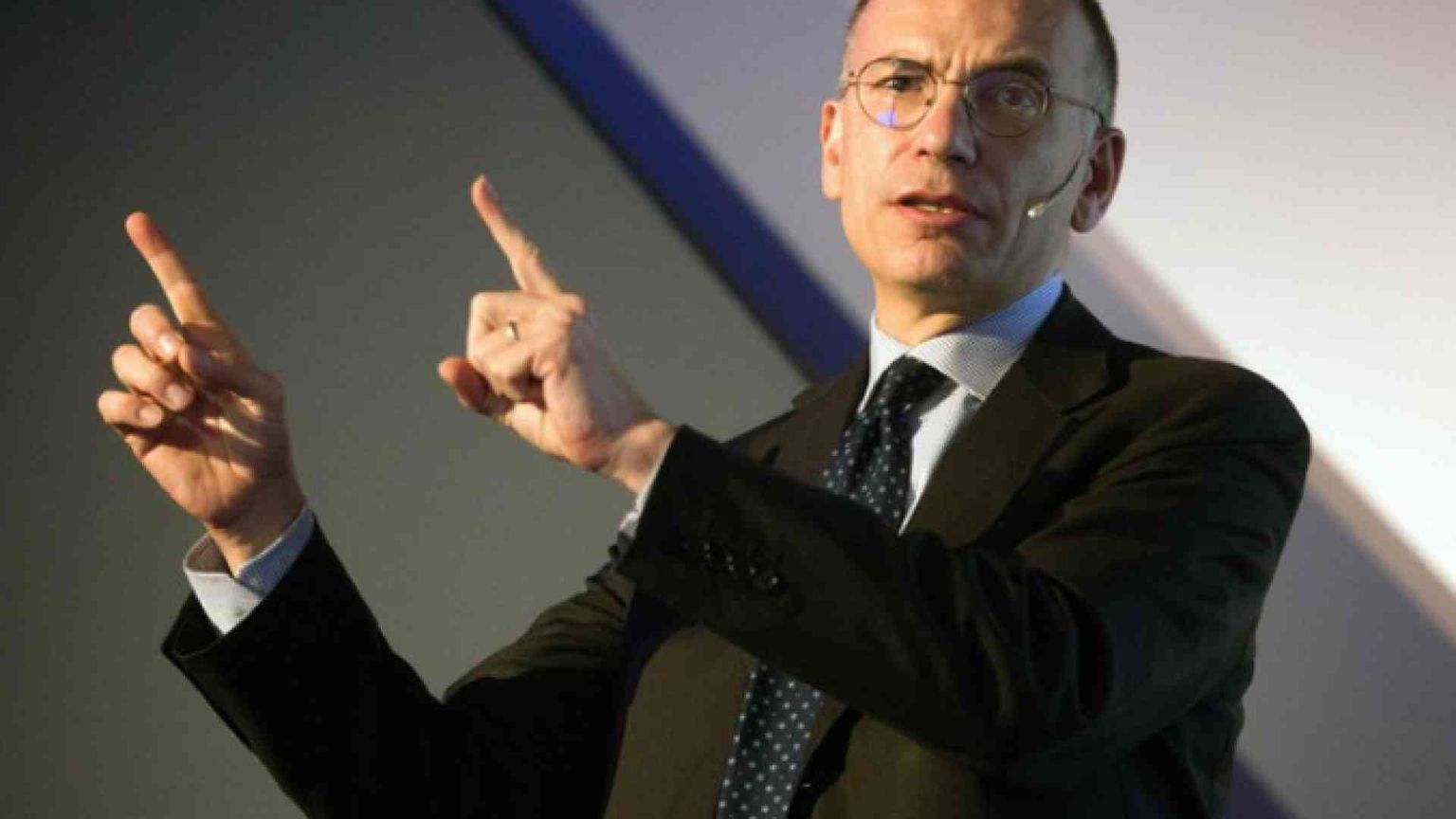 Letta: «Putin ora è come Lukashenko. L'Italia accolga gli studenti ucraini»