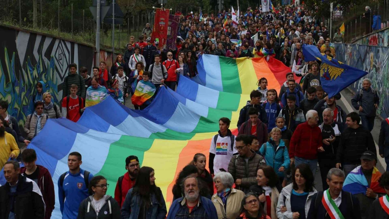 Facciamo nascere dal basso un gran movimento di pace
