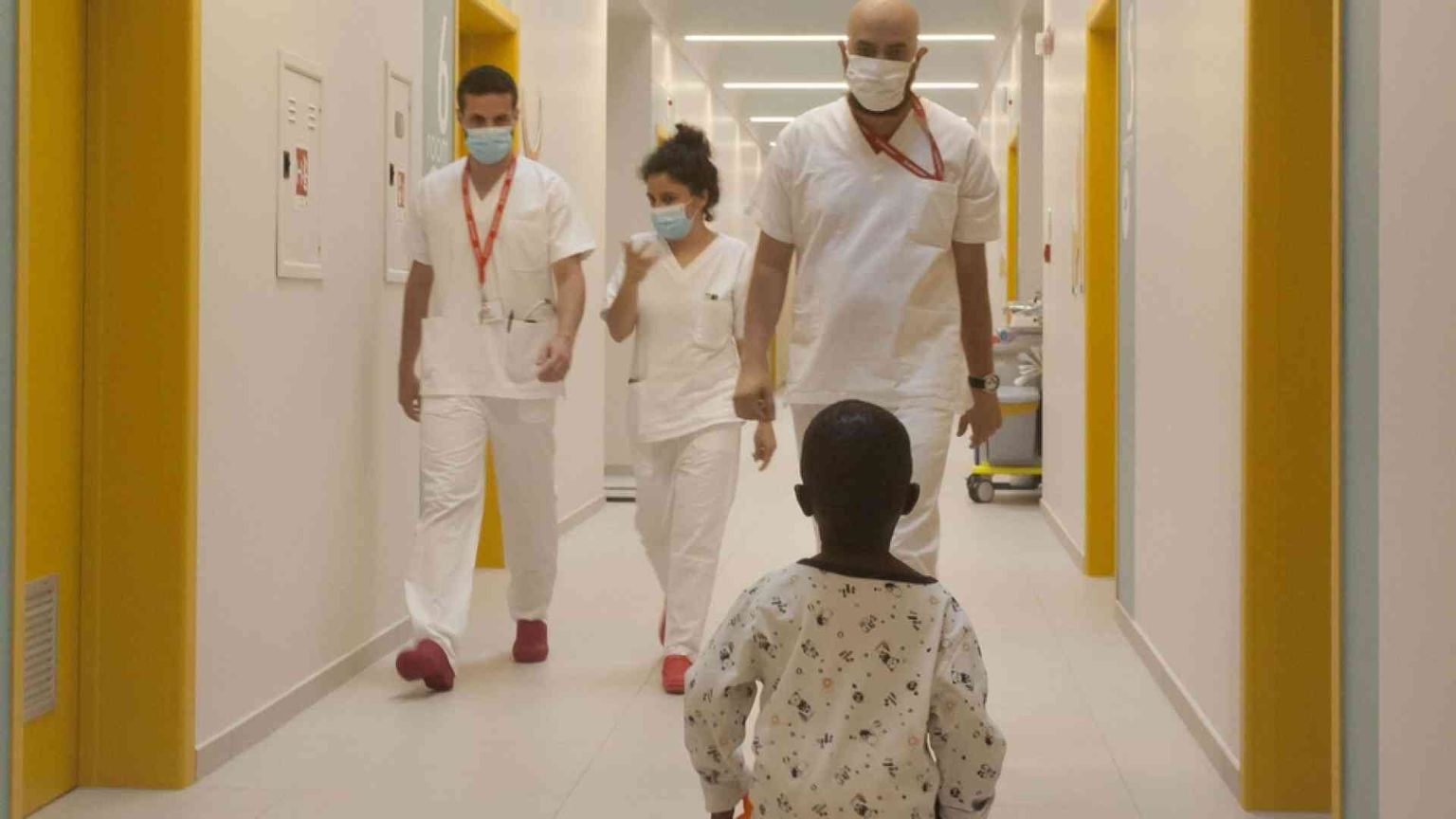 In Uganda l'ospedale "scandalosamente bello" voluto da Gino Strada