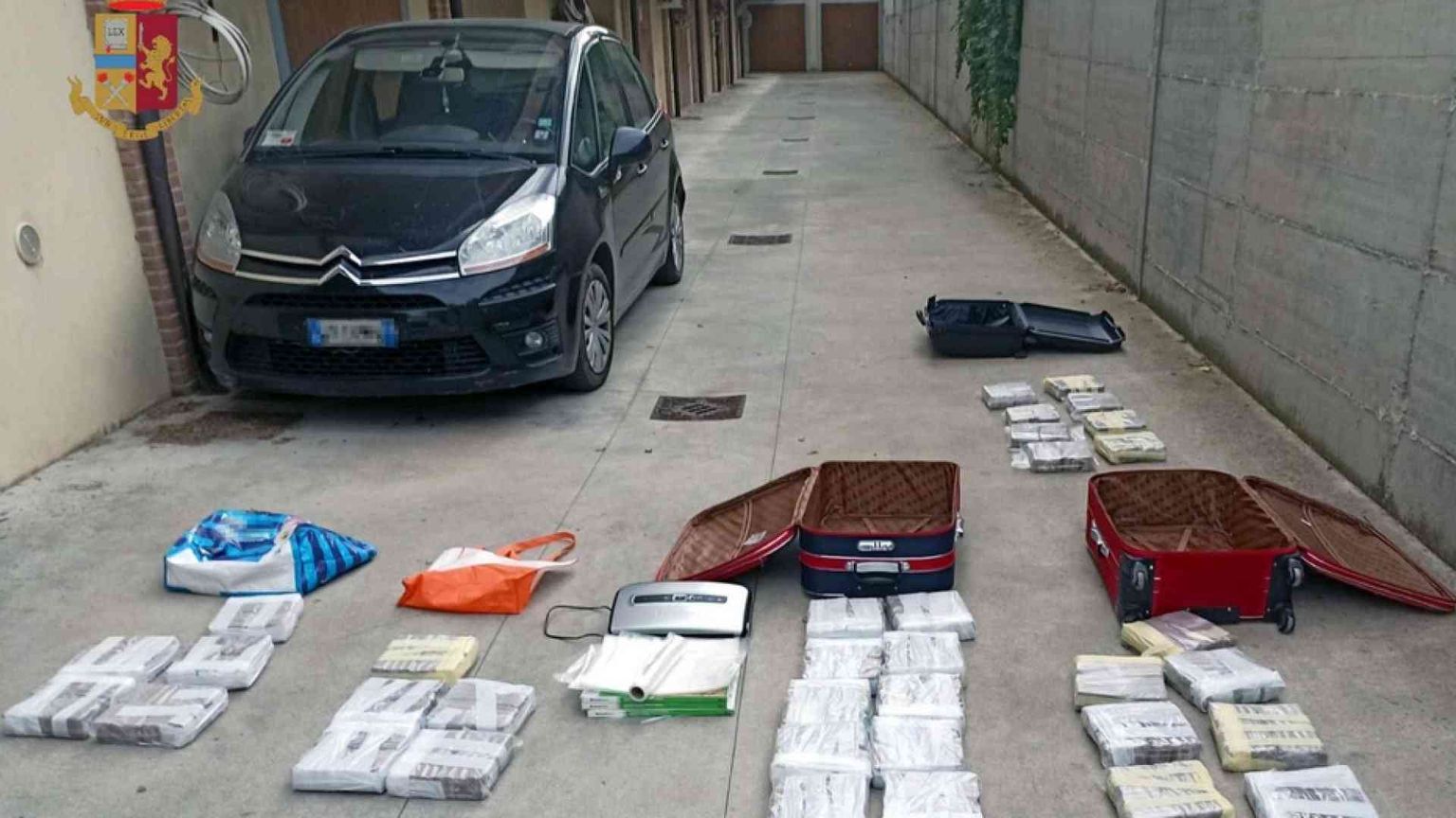 L'arte al servizio dei narcotrafficanti, per riciclare il denaro della cocaina