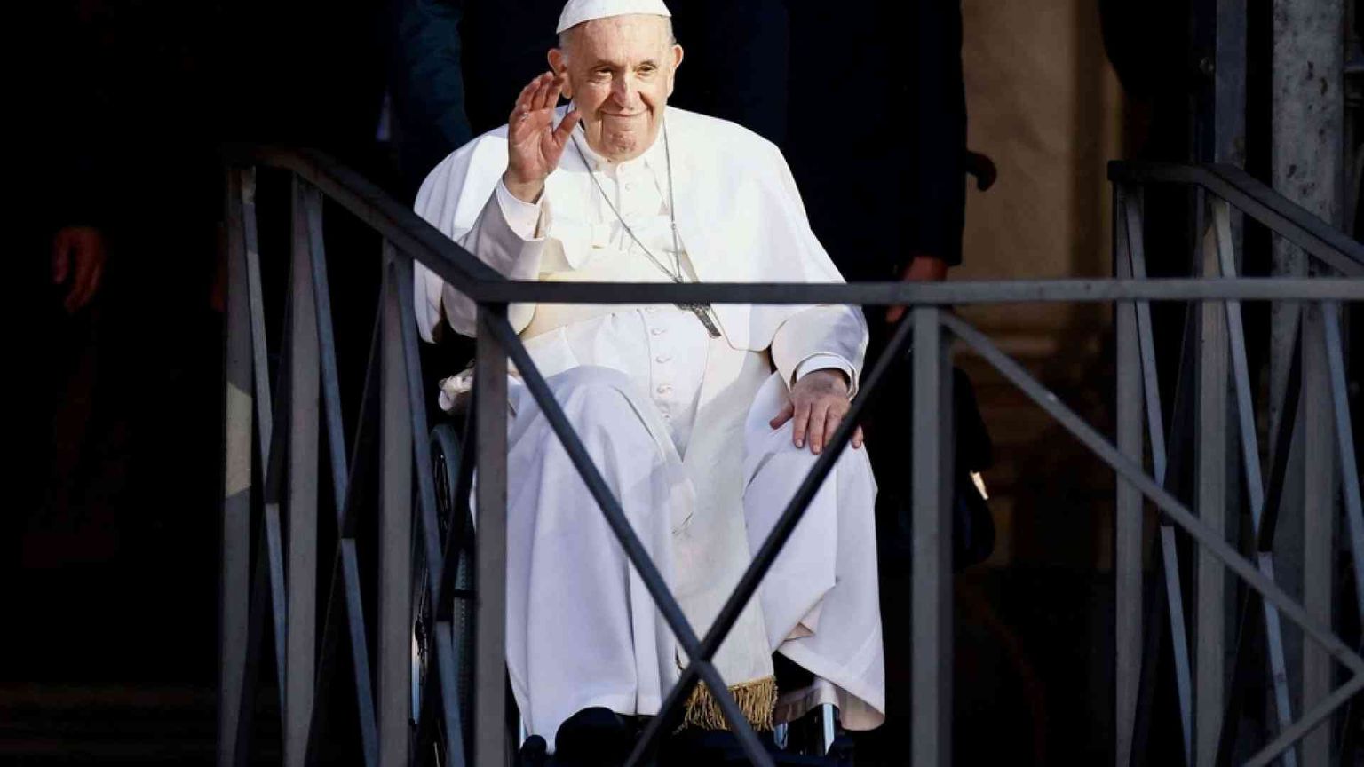 Il Rosario per la pace con il Papa: la preghiera può cambiare le sorti del mondo