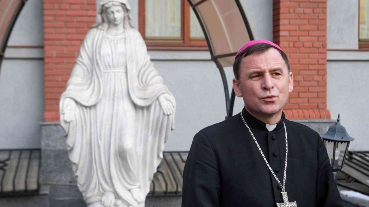 Il vescovo di Kharkiv: «Macerie e famiglie separate, la gente è depressa»