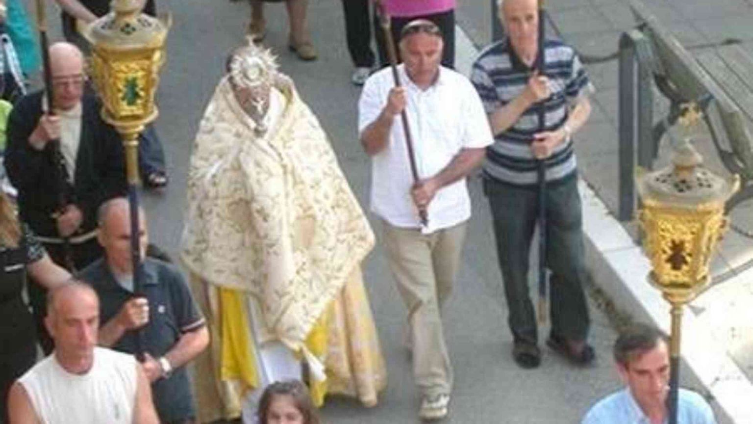 Il vescovo ai parroci: feste patronali, ai fornitori chiedete la fattura