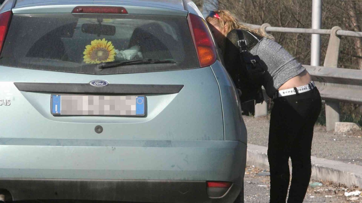 «Punire i clienti»: la legge che vuole salvare le prostitute