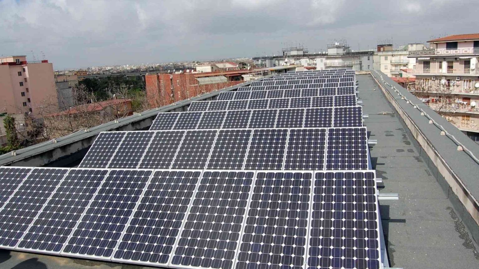 Comunità energetiche ancora al palo: le associazioni scrivono al governo