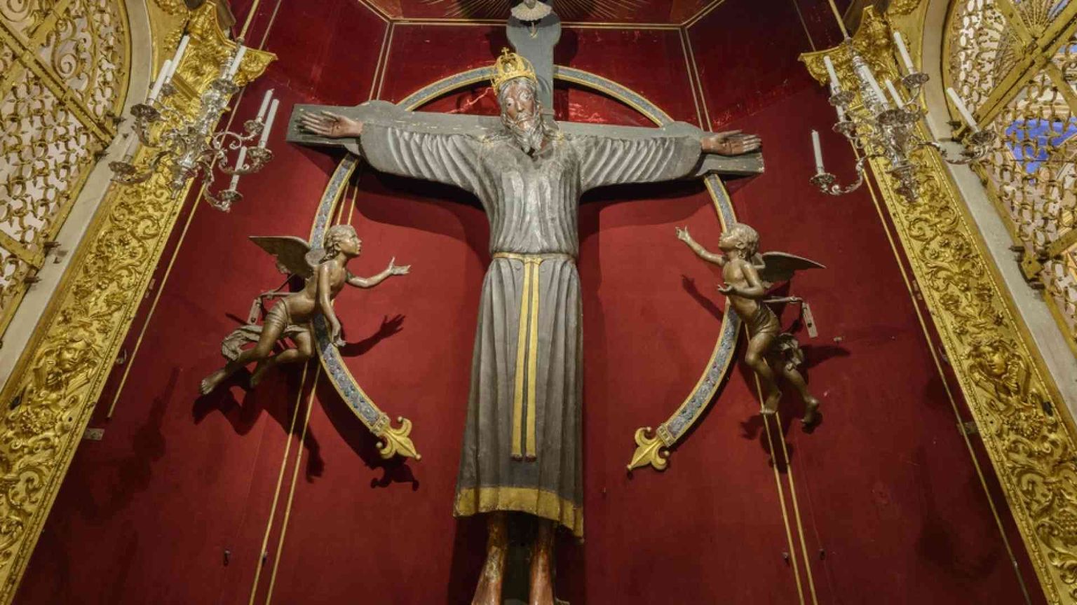 Al via in Cattedrale l'operazione restauro del Volto Santo