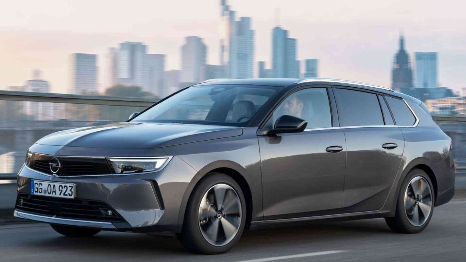 Opel Astra Sport Tourer, il dinamismo incontra la praticità