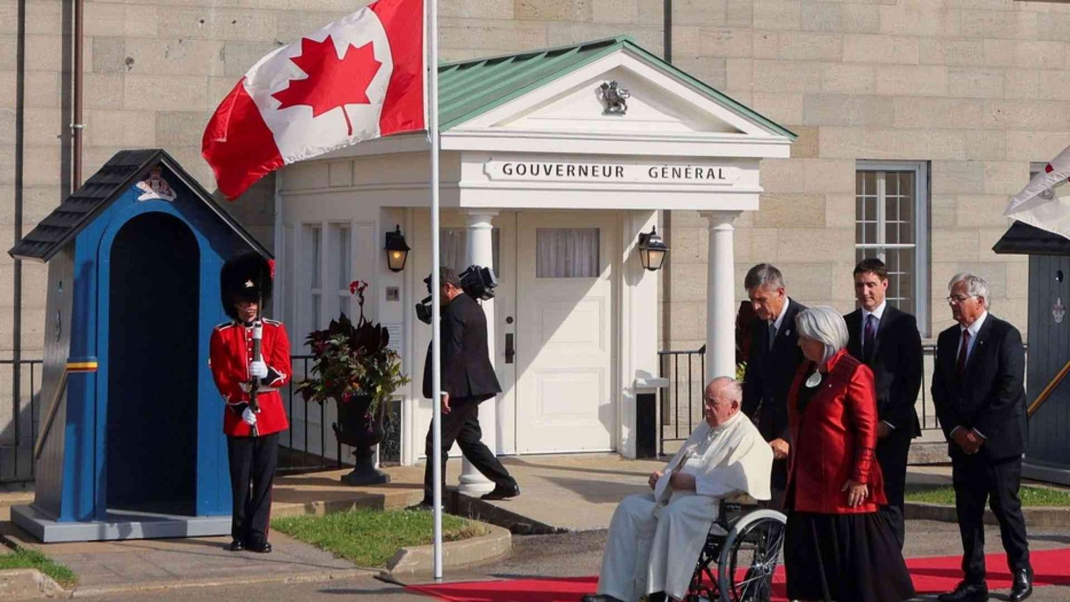 Il Papa: anche oggi colonizzazioni ideologiche, imparare dai valori indigeni