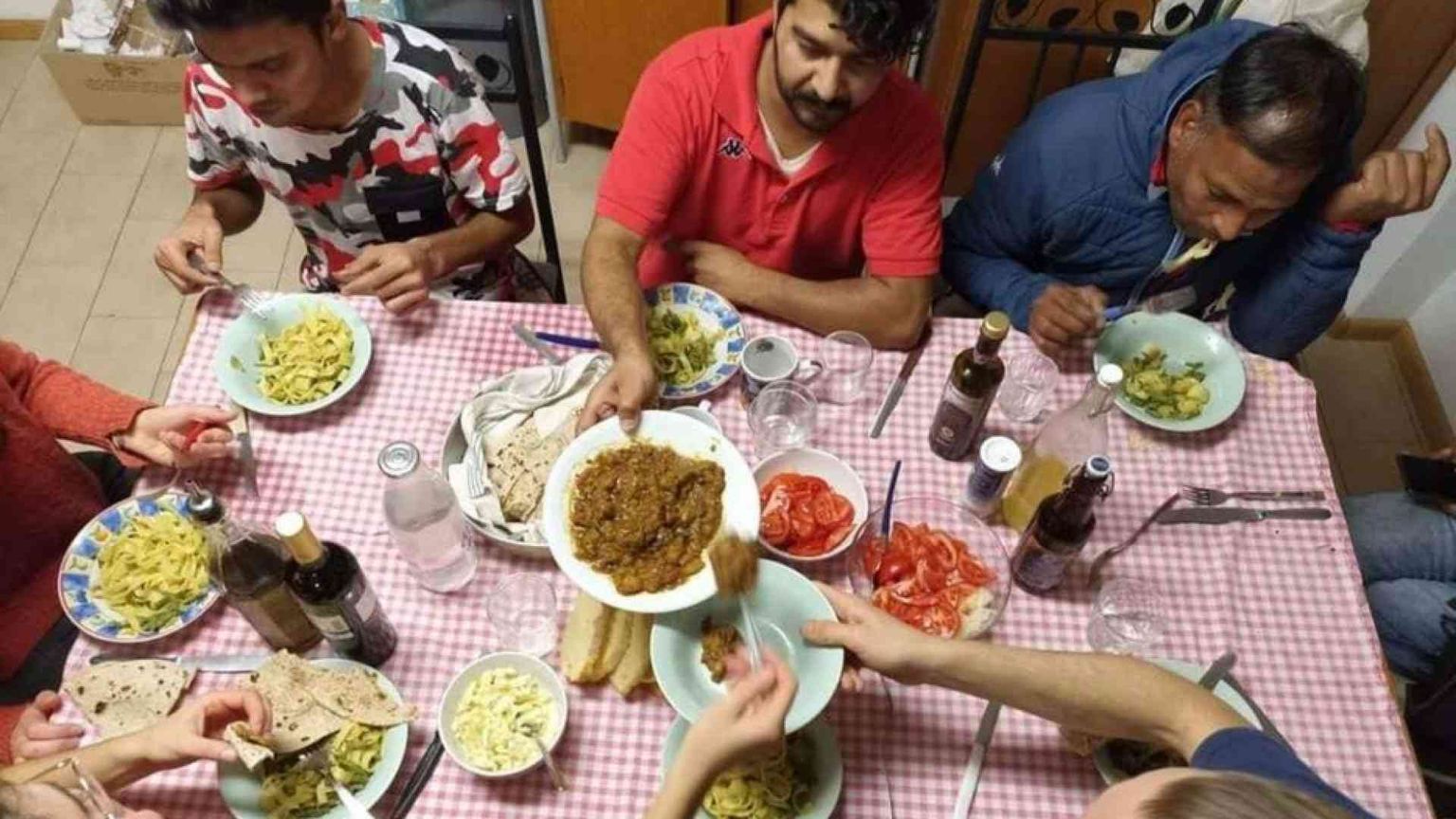 I migranti senza casa dimenticati da Trento