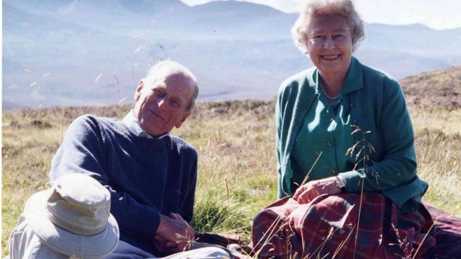 La vita privata di una regina: 73 anni di nozze con 4 figli e 12 bisnipoti