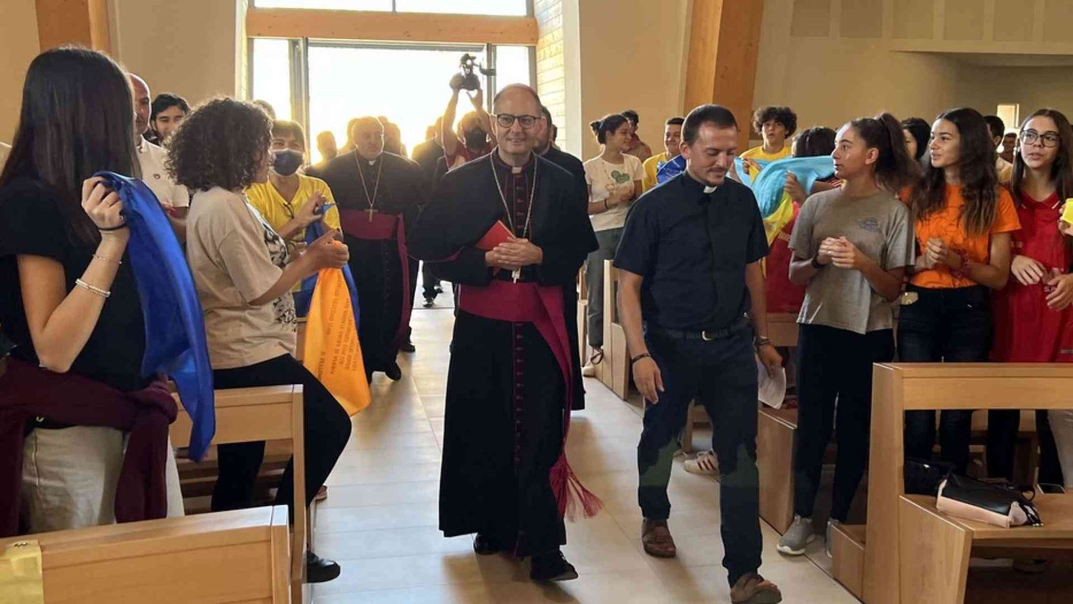 L’arcivescovo Maffeis abbraccia Perugia. «Non manchi mai un lavoro dignitoso»