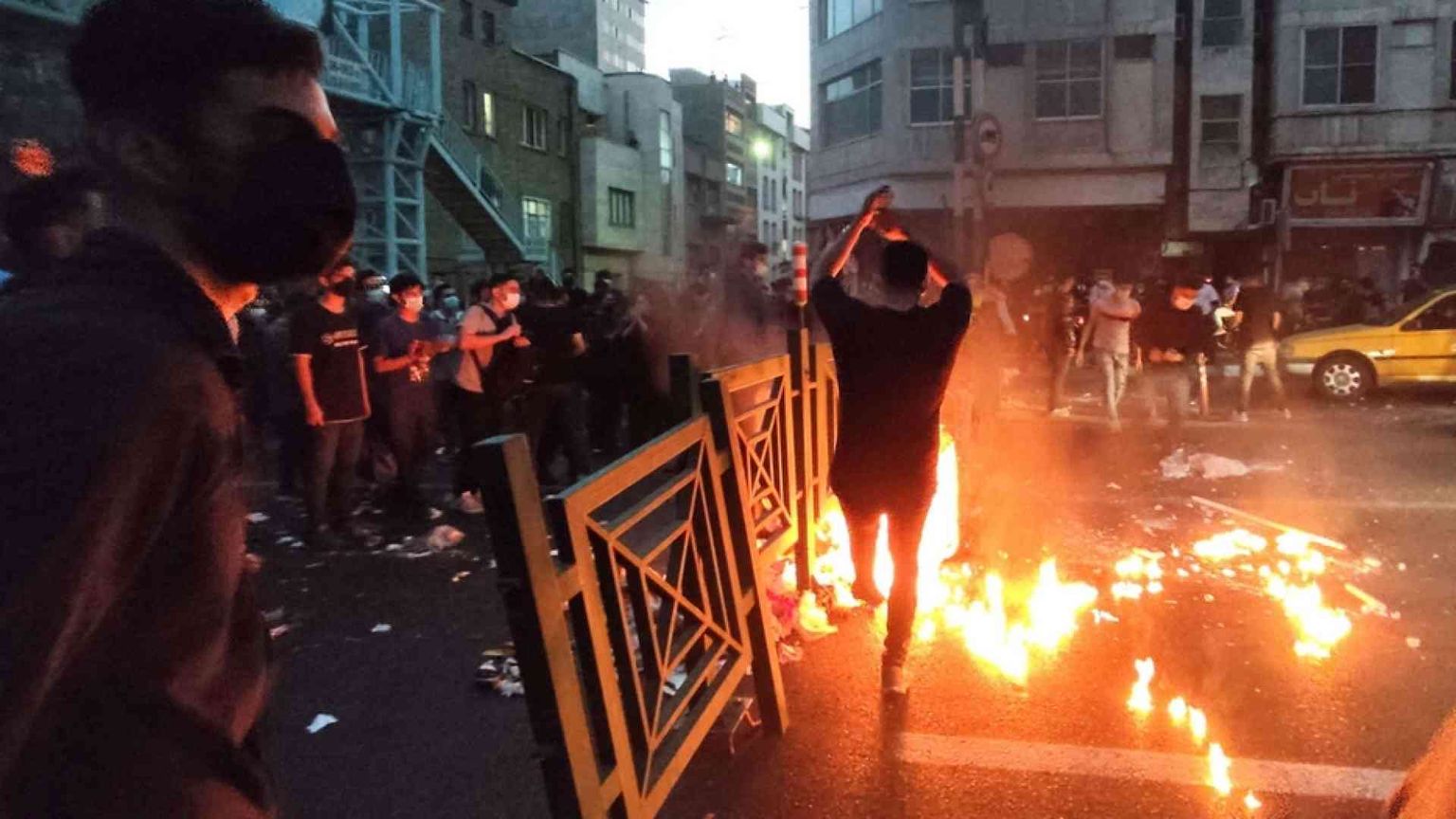 Almeno 31 uccisi nelle proteste per la morte di Mahsa