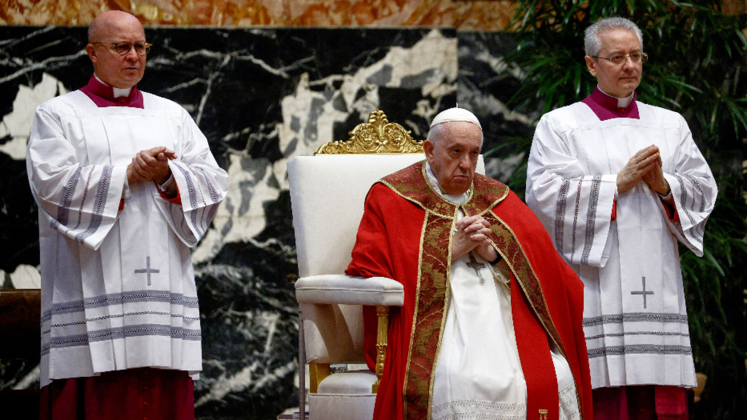 Il Papa: il Vangelo è chiaro, i poveri vanno serviti senza compromessi