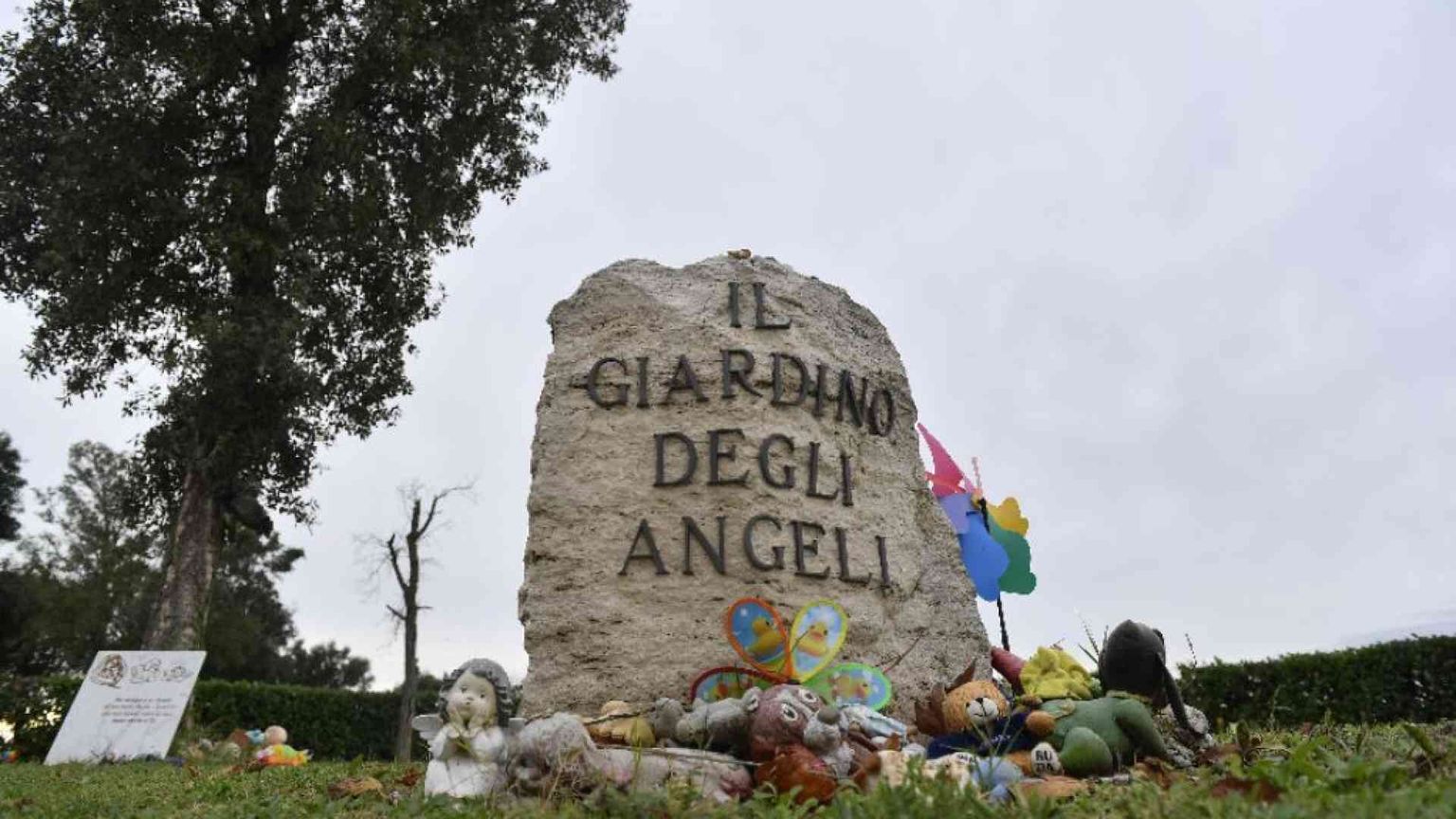 Sepoltura feti abortiti. Il nome o il numero: chi siamo, davvero?