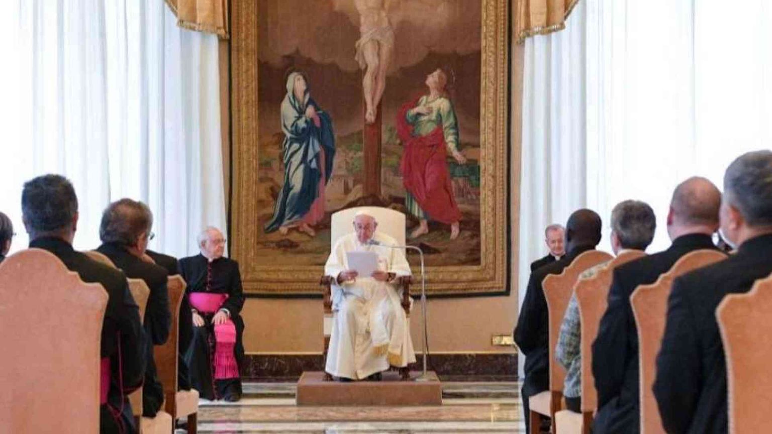 Il Papa ai teologi: andate oltre, la Tradizione non è “indietrismo”