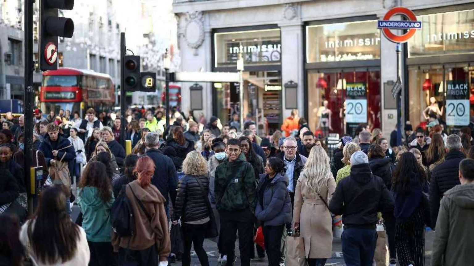 I cristiani diventano minoranza in Inghilterra e Galles