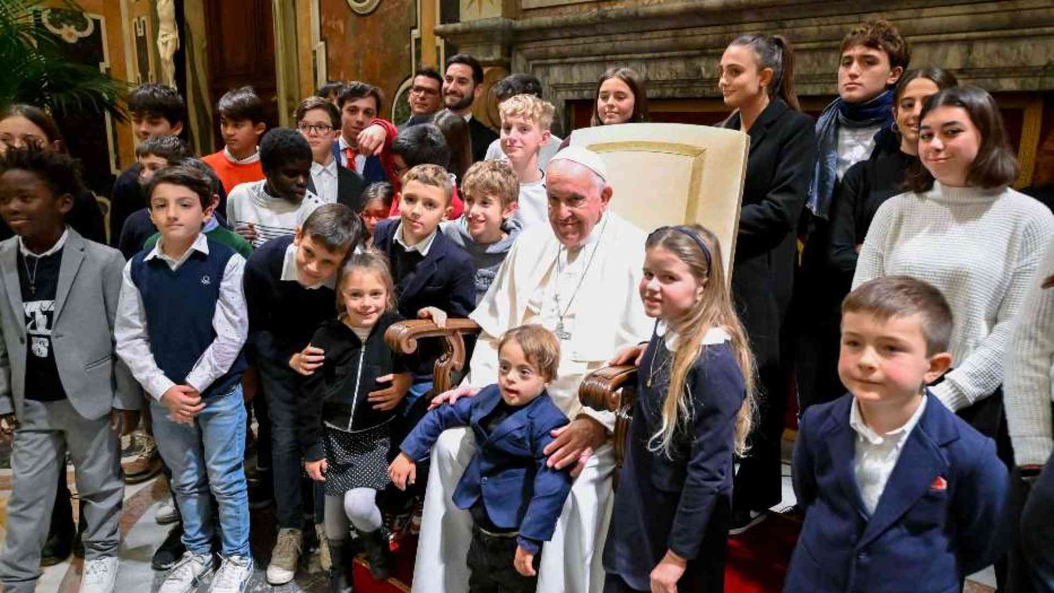 Papa Francesco al Forum delle Famiglie: natalità, la politica passi ai fatti