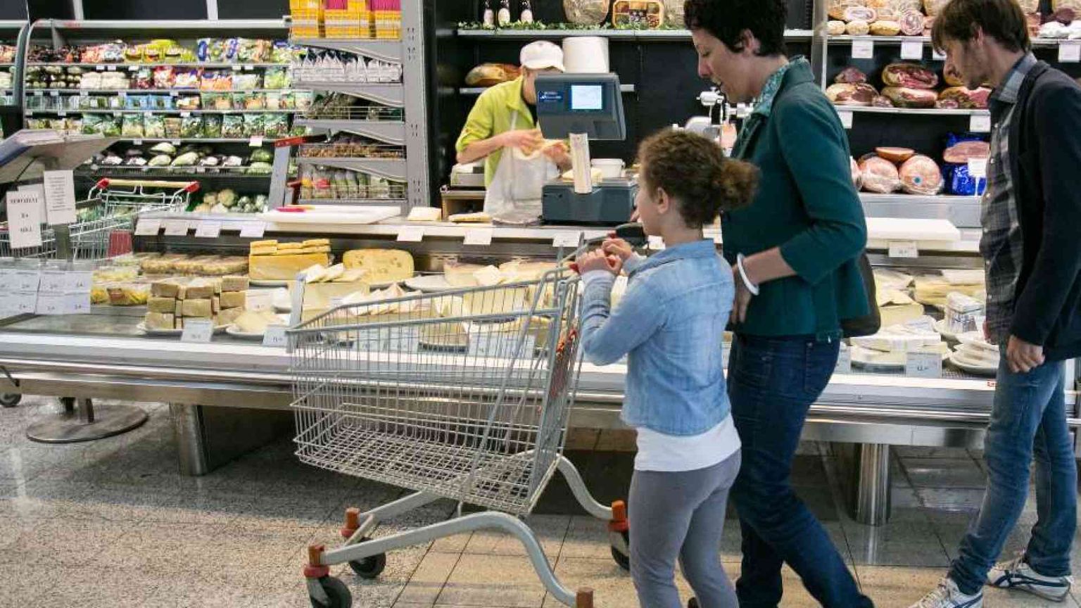 Italia maglia nera del G20: salari reali in calo del 12%