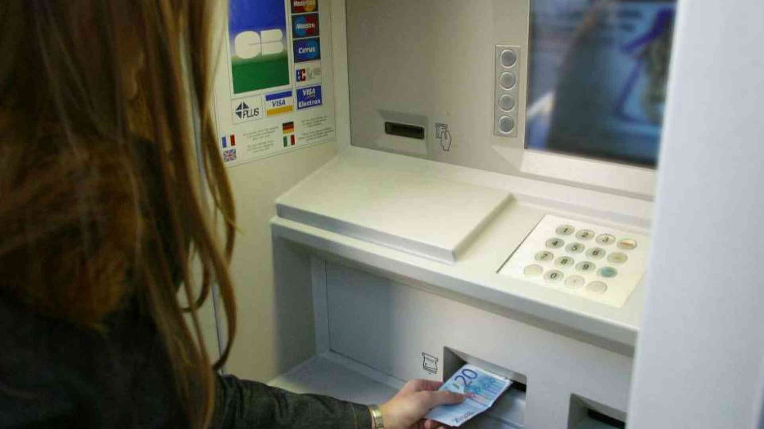 La Banca d'Italia: il tetto al contante contrasta l'evasione