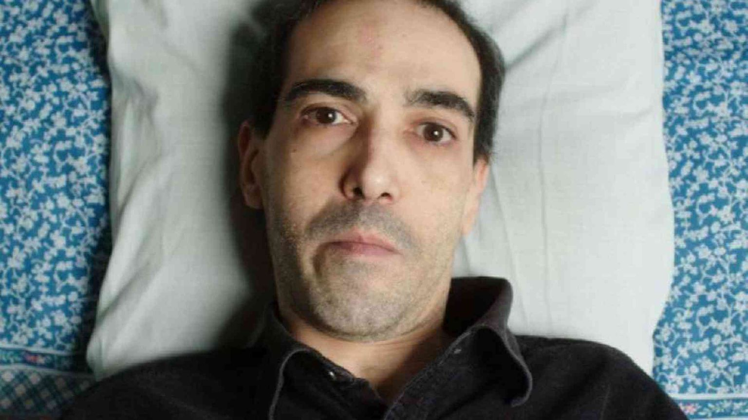 Massimiliano, suicidio assistito in Svizzera. L'unica risposta per i malati?