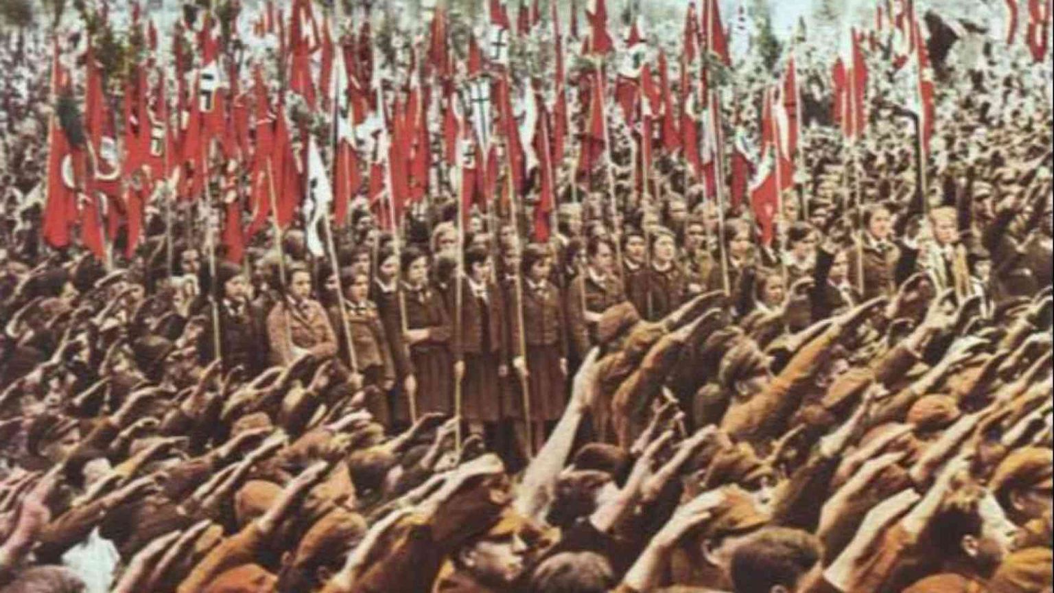 D'Harcourt e i giovani contesi da svastica e croce