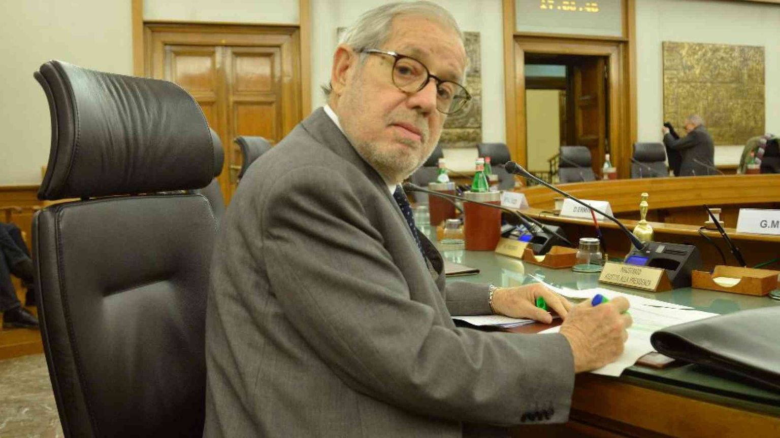 «Assurde le nuove regole sulle Ong. I migranti trattati come dei rifiuti»