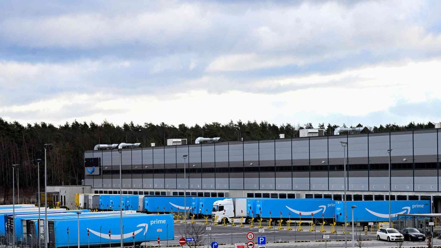 Amazon raddoppia e taglia 18mila posti di lavoro