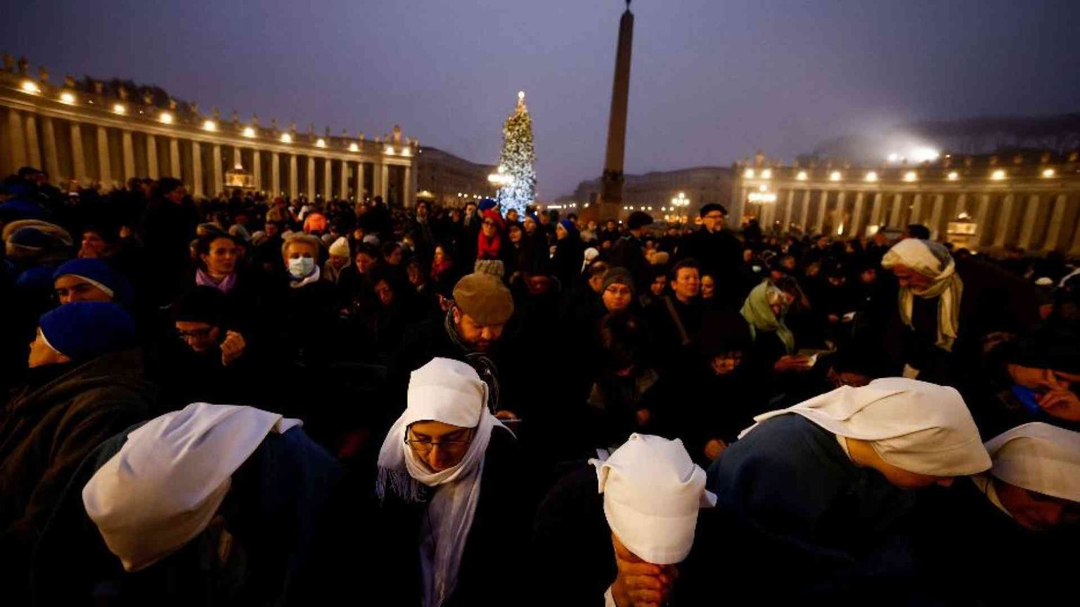 E l'affetto della gente commuove. Come il gesto di Francesco